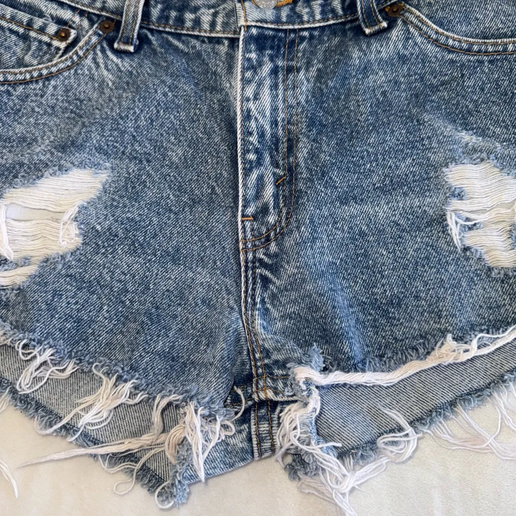 Vintage distressed Levi's 517 Blue Denim Cutoff 100% Cotton Shorts Size 11-READ - Image 8