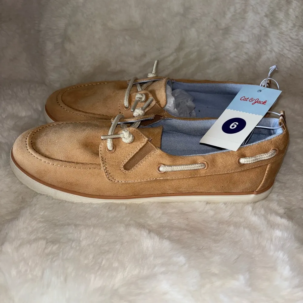 Women’s Size 6 Cat & Jack tan brown  Flat loafers Sneakers Shoes NWTS -24.99$ - Image 7