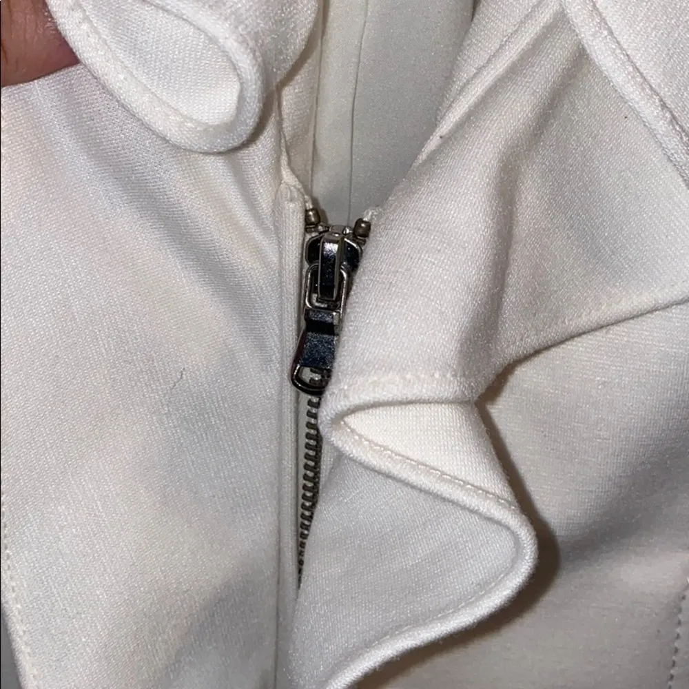 <HP> White House Black Market Ruffled White Jacket - Image 4