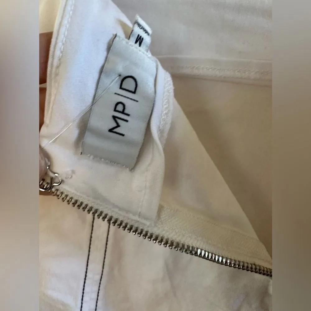 MINKPINK Revolve  Senses White Denim Mini Skirt black threads back zip sz medium - Image 6