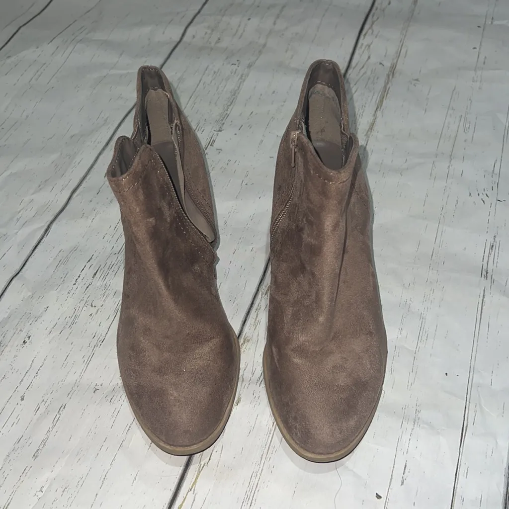 Coconuts by Matisse tan booties - Image 3