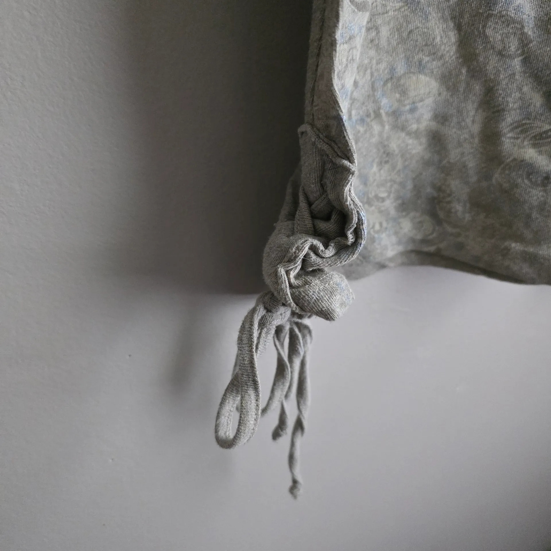 Ruff Hewn Light Gray Floral Short Sleeve Top - Image 5