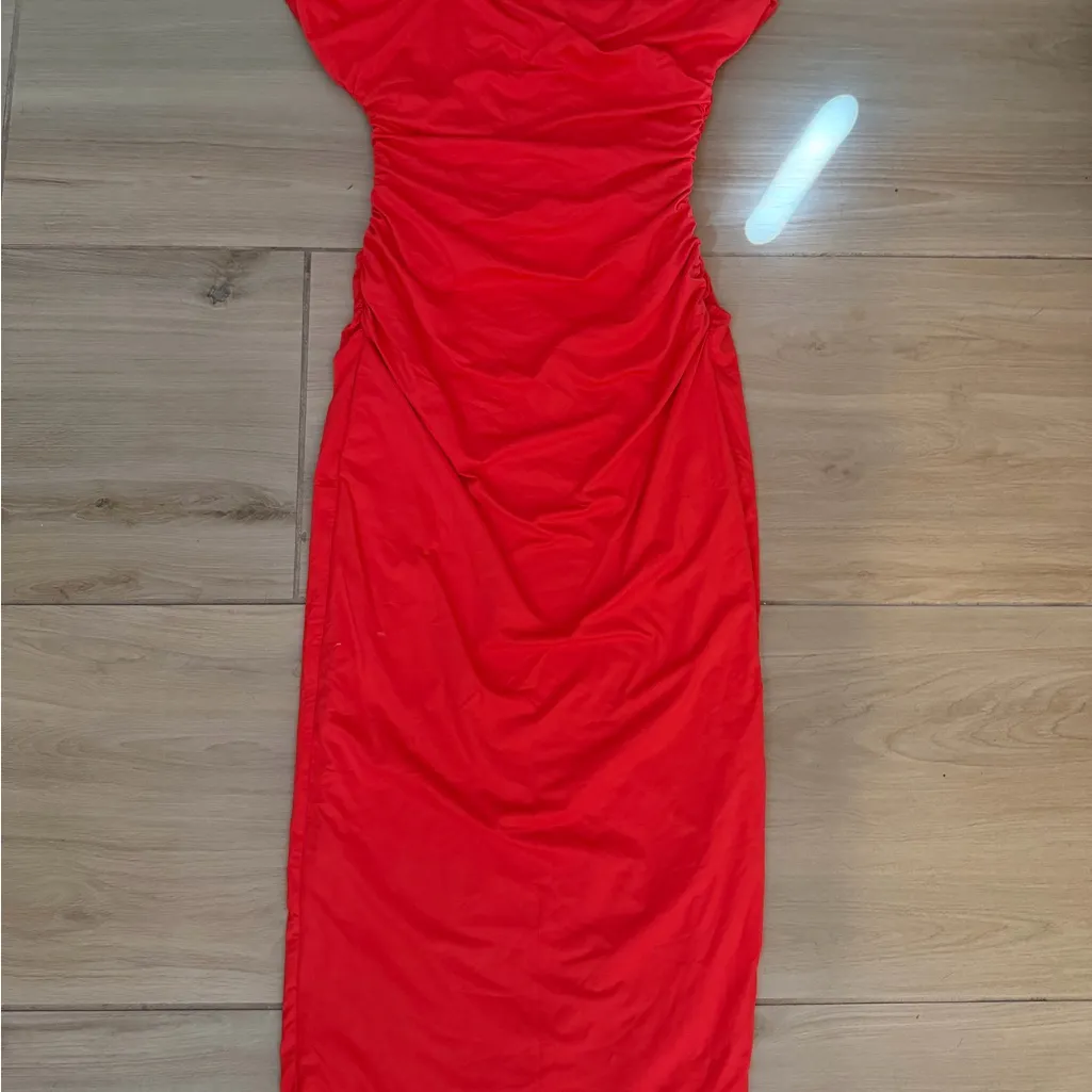NEW Red Elegant One Shoulder Sleeveless Bodycon Ruched Cocktail Midi Dress S - Image 4