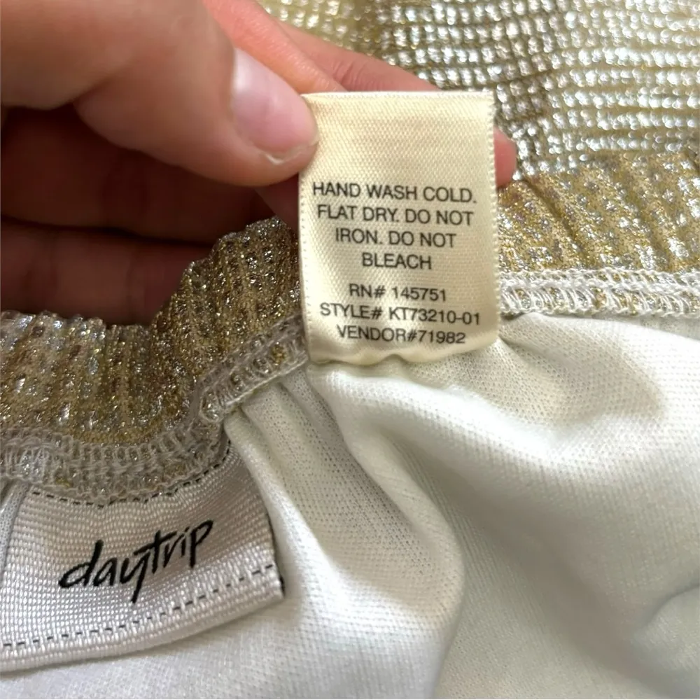 Daytrip Buckle Gold Shimmer Off The Shoulder Top - Size Medium - Image 8