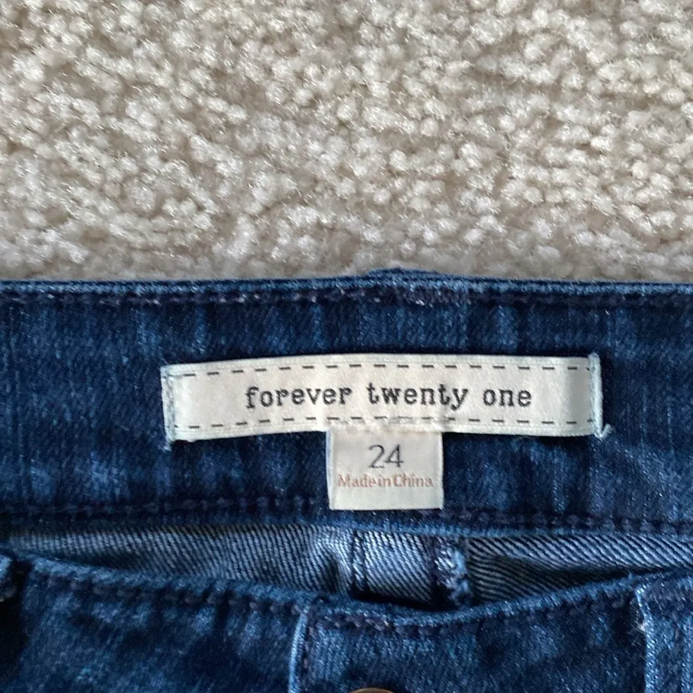 Size 24 tall low rise forever 21 dark wash denim straight leg blue jeans - Image 8