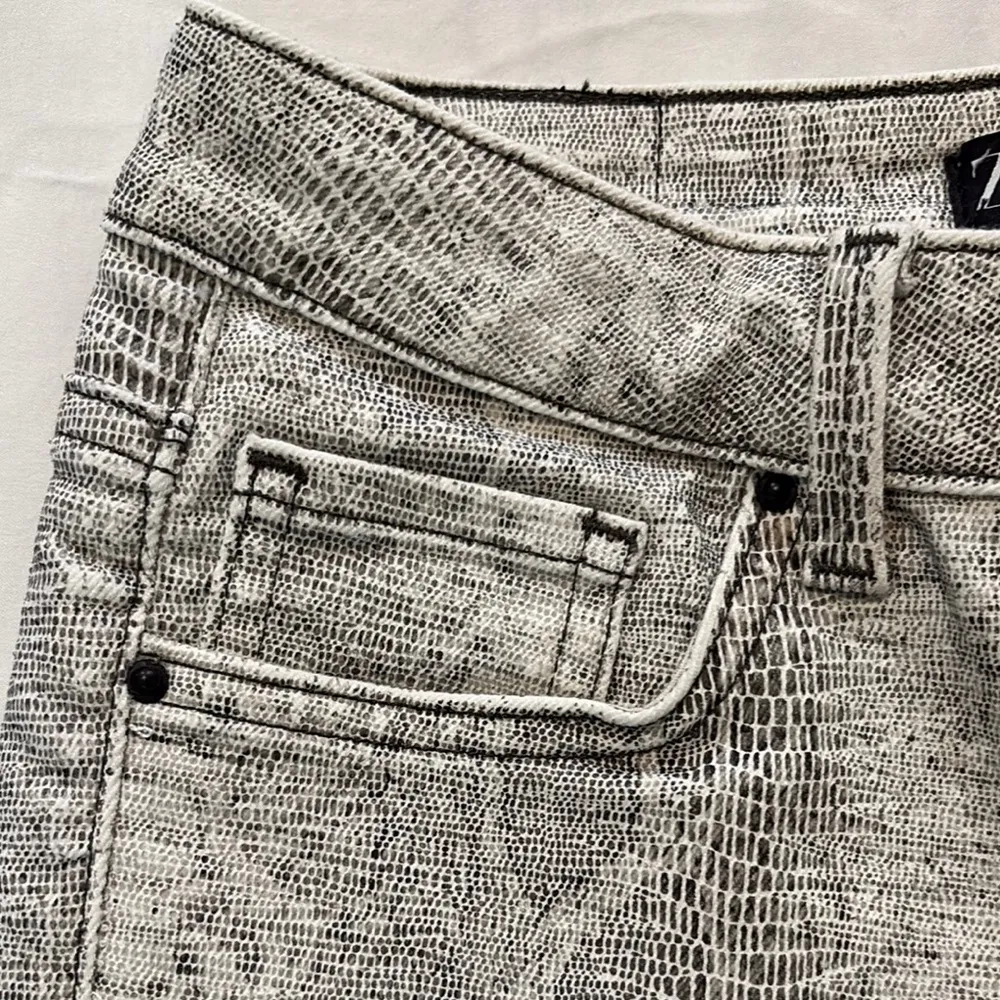 Zara Snake Skin High Rise Skinny Jeans Size: 2 - Image 2