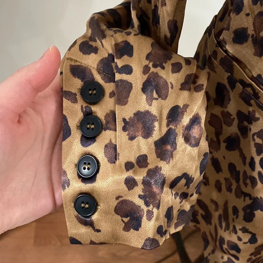 L’Agence Colin Double breasted satin blazer in Brunette leopard print size 2 - Image 9