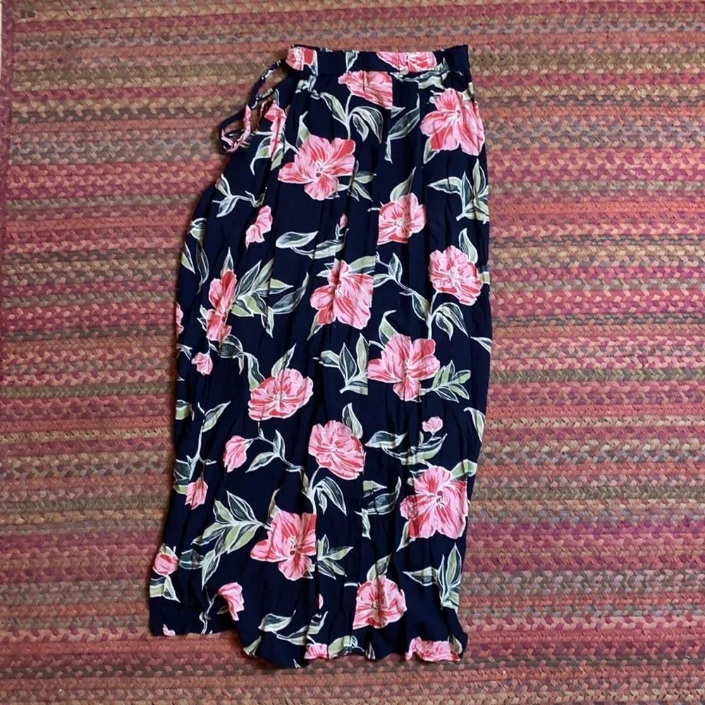 NAVY FLORAL HIGH LOW MAXI WRAP SKIRT - Image 5