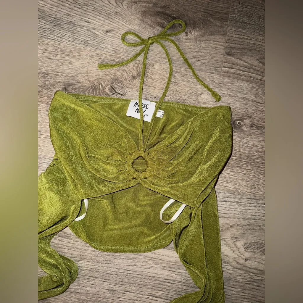 Princess Polly shimmery green top US4 - Image 4