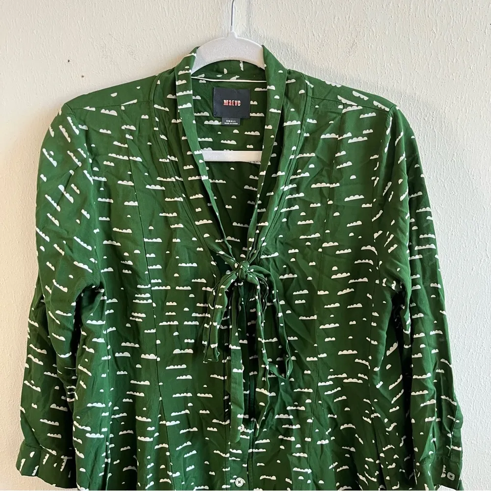 Anthropologie  Blouse Maeve Green & White Clouds Print Bow Front Button Up S EUC - Image 2