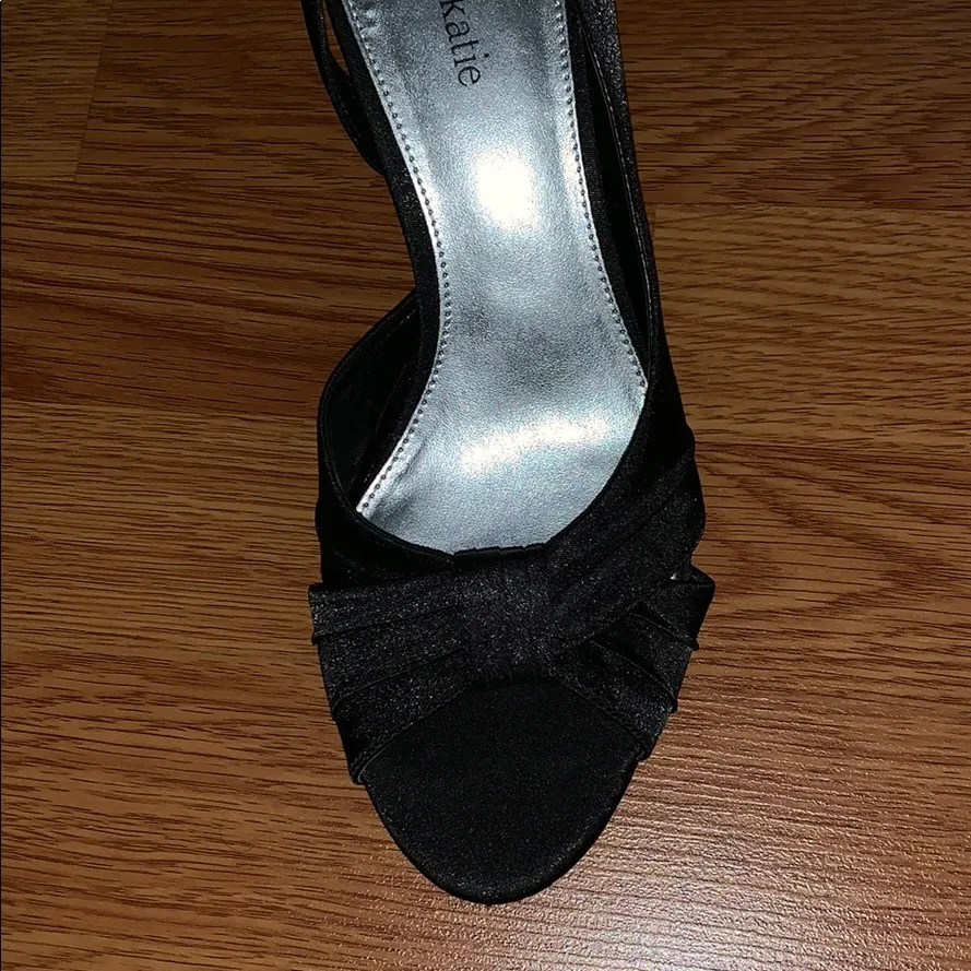 Kelly & Katie satin heel - Image 3