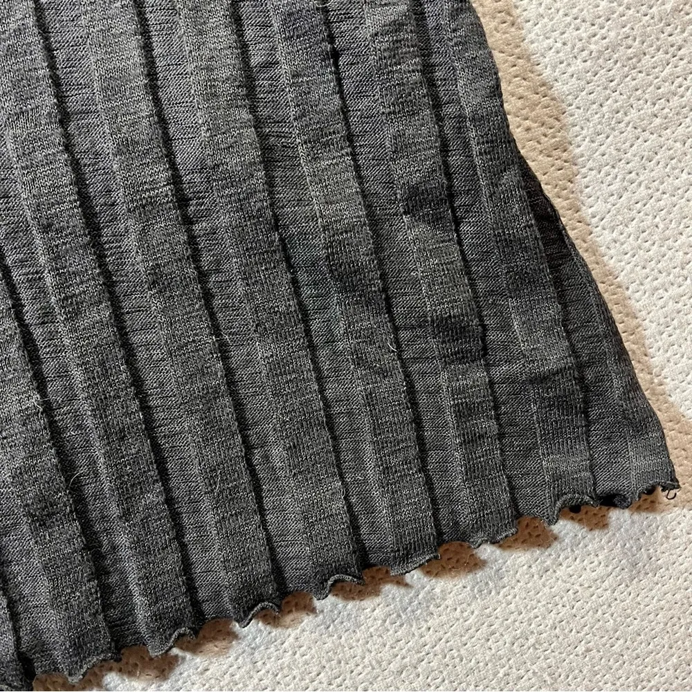 Women’s Black Square Neck Ribbed Knit Lettuce Trim Cropped Tank Top - Image 2