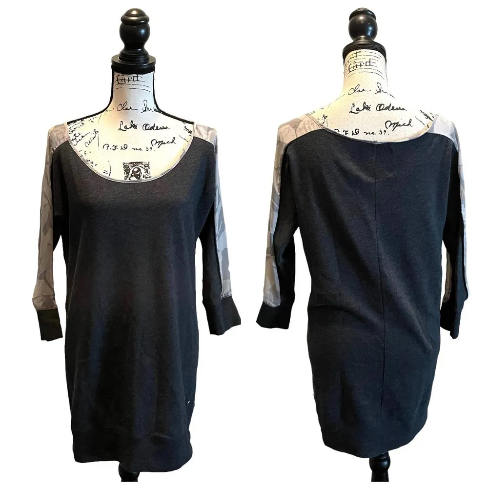 VS Victoria's Secret Tunic Sweatshirt Gray Medium Scoop Neck 3/4 Sleeve Camo - Image 8