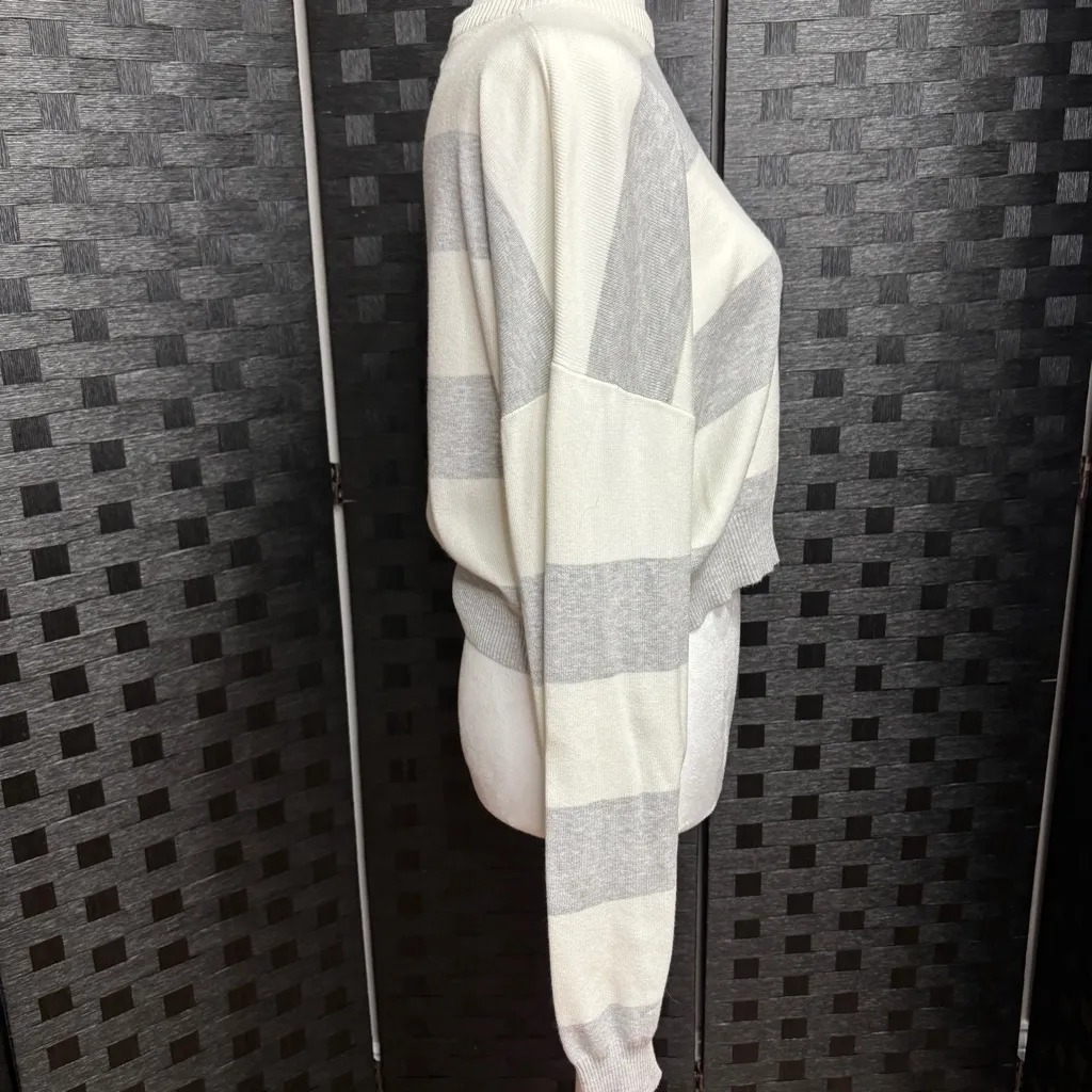 Garage Cropped Sweater Womens P/S Gray White Cozy Minimalist Scandi-Inspired Y2K - Image 3