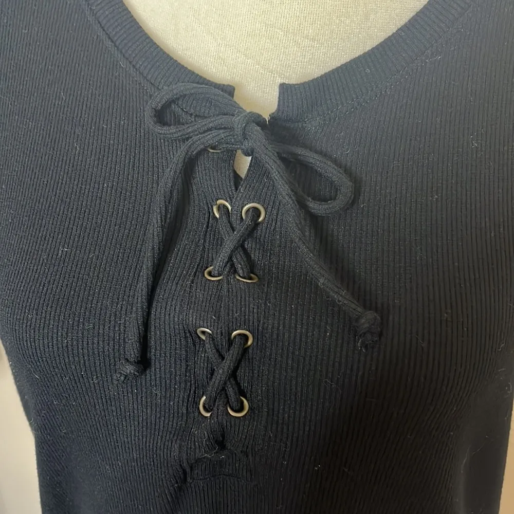 Hollister co • lace up ribbed crop short sleeve top - Image 98