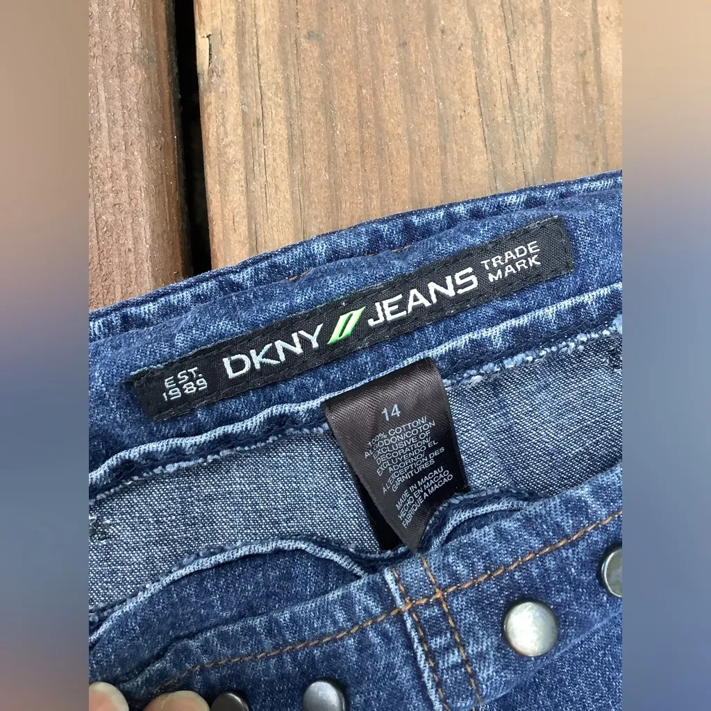 Ladies DKNY high rise jeans 🌷 - Image 5