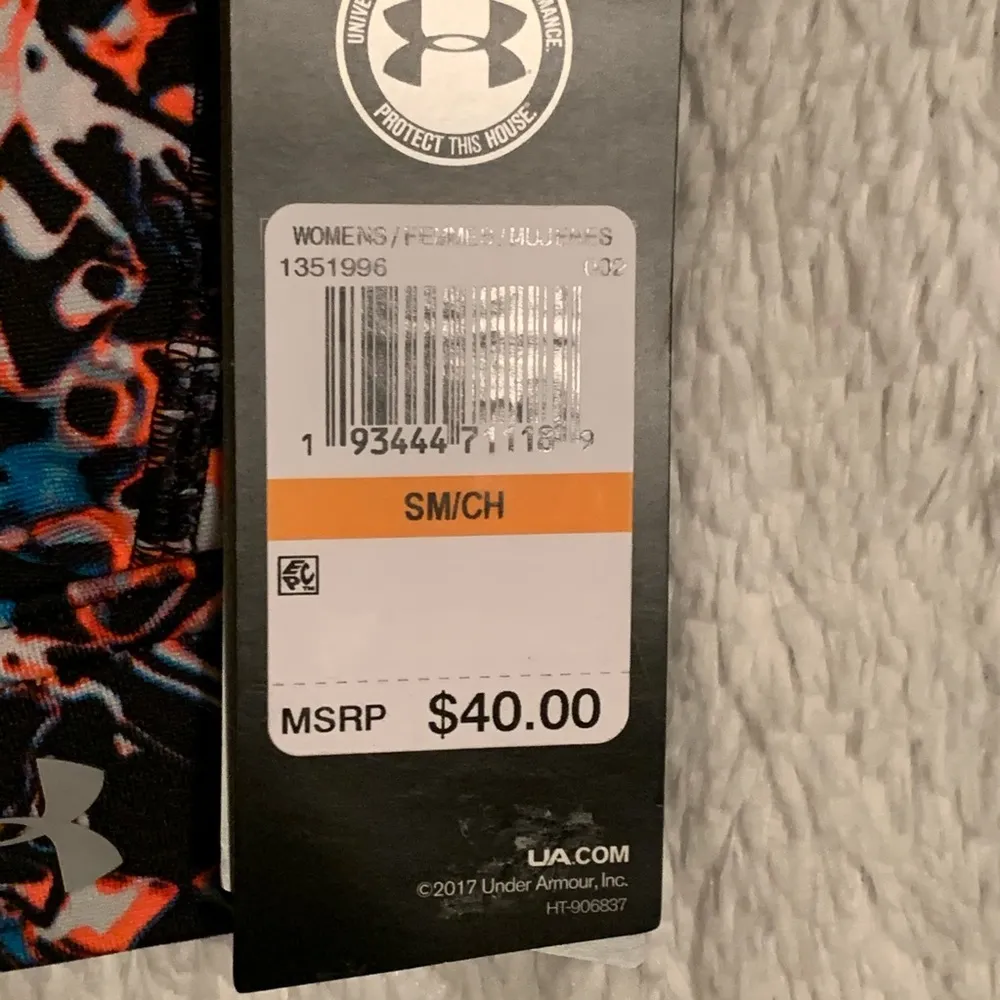 Under Armour Cross-Back Sports Bra - Image 9