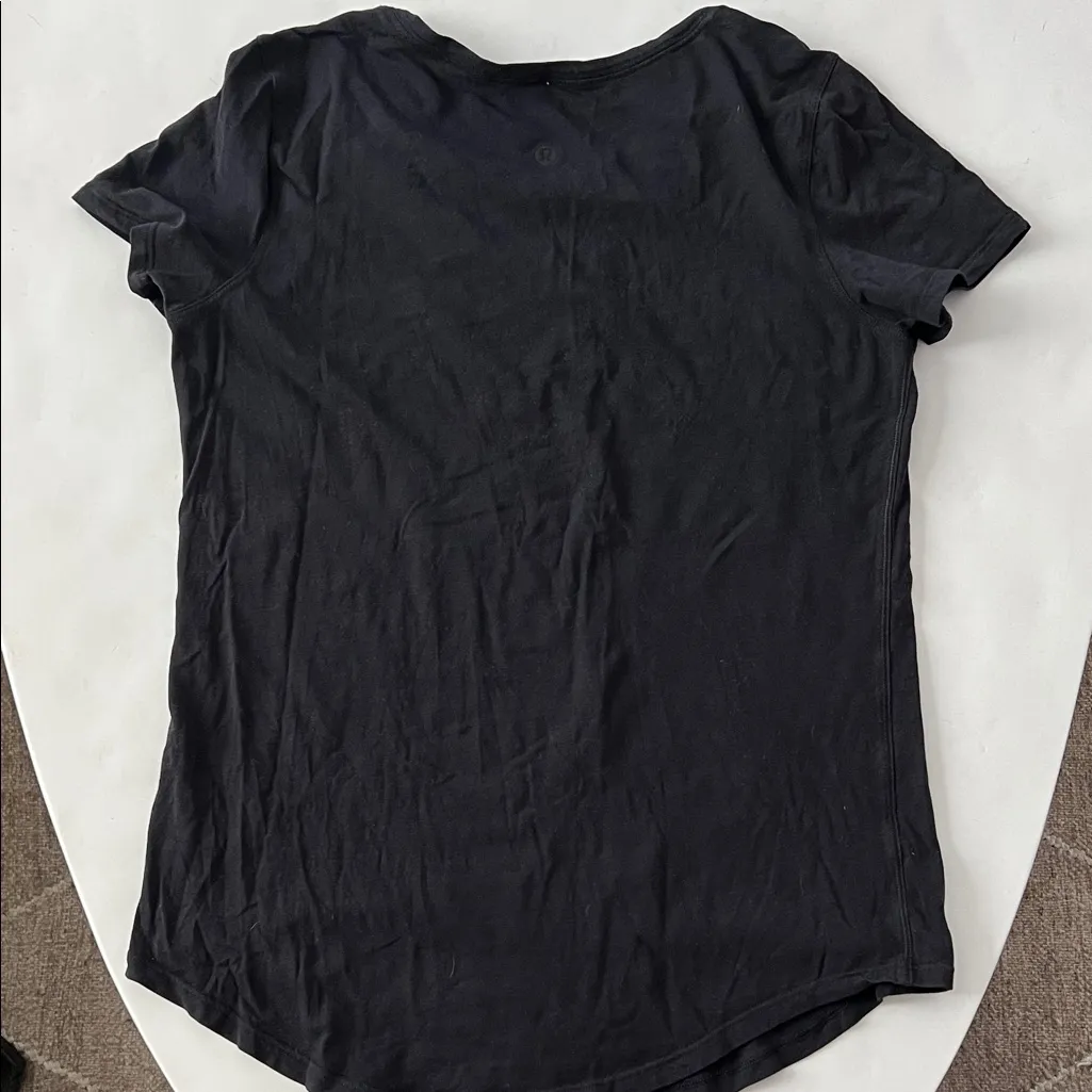 Lululemon Black Crewneck Tee Curved Hem Size 6 - Image 3