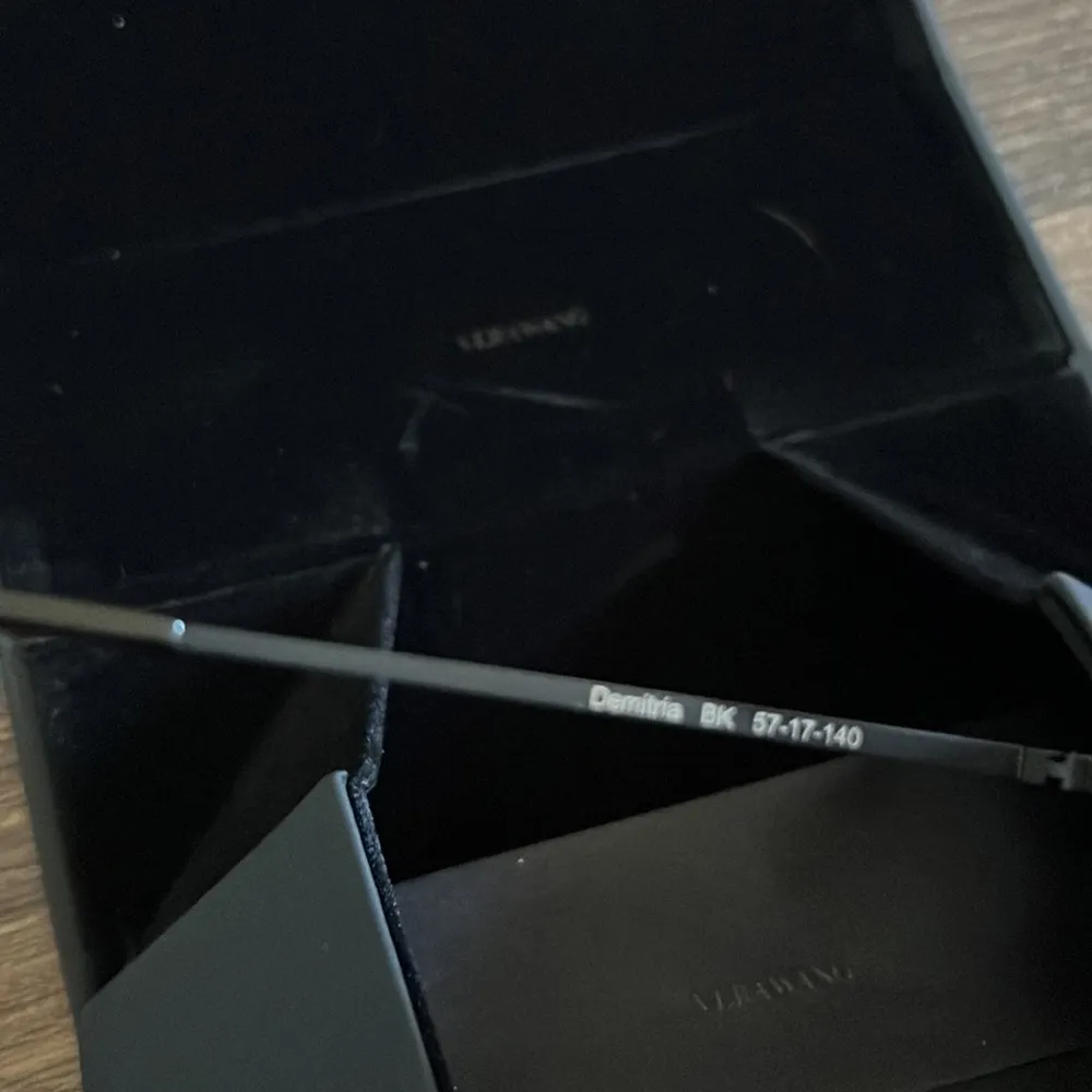 Vera Wang Demetria Sunglasses - Image 4