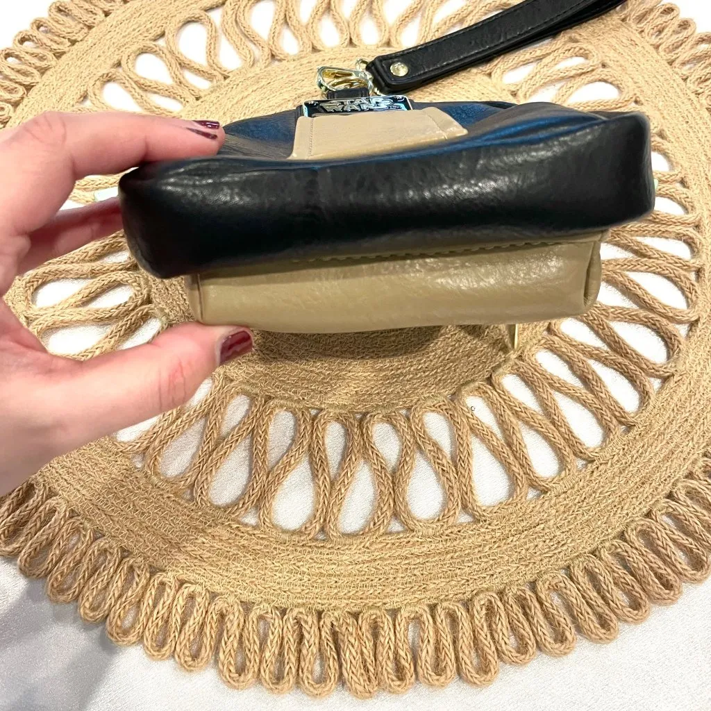 Disney Store Loungefly The Mandalorian Grogu The Child Wristlet - Image 3