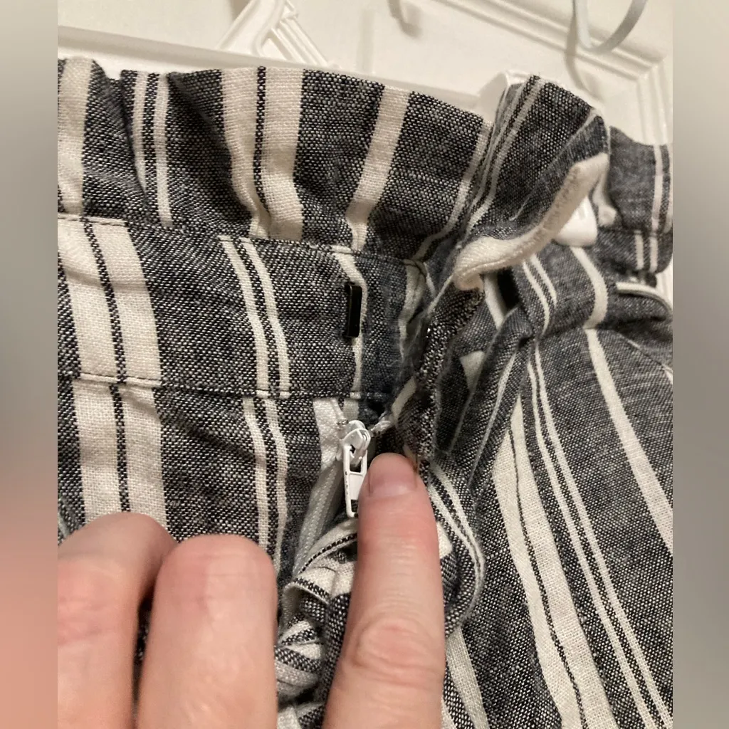 Cupcakes & Cashmere Heather Gray Linen Blend Striped Paperbag Belted Shorts - Image 6