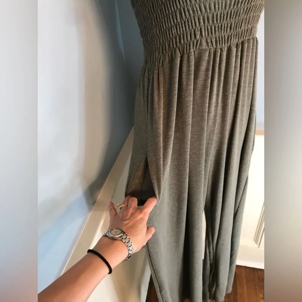 NWT Gray Sleeveless Smocked Top Wide Leg Jumpsuit Sz L Size L - Image 4
