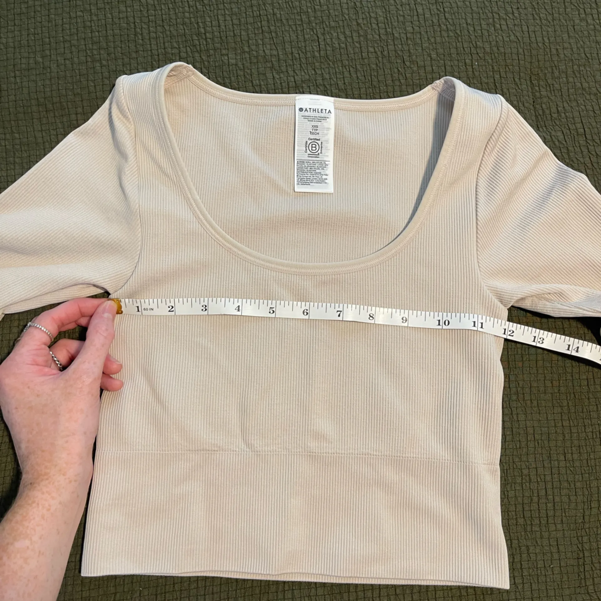 Athleta  Long Sleeve Crop Top - Image 5