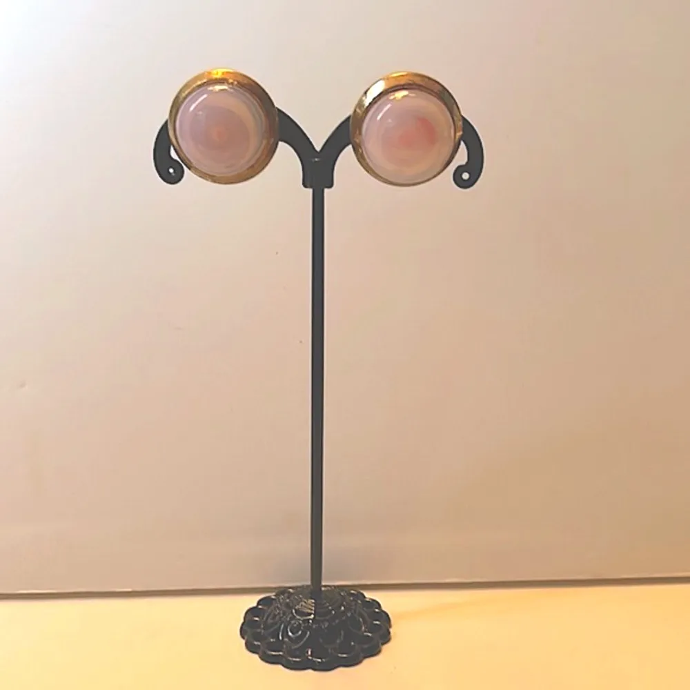 Vintage round clip on earrings milky pinkish center glass stone set in gold tone Pink - Image 2