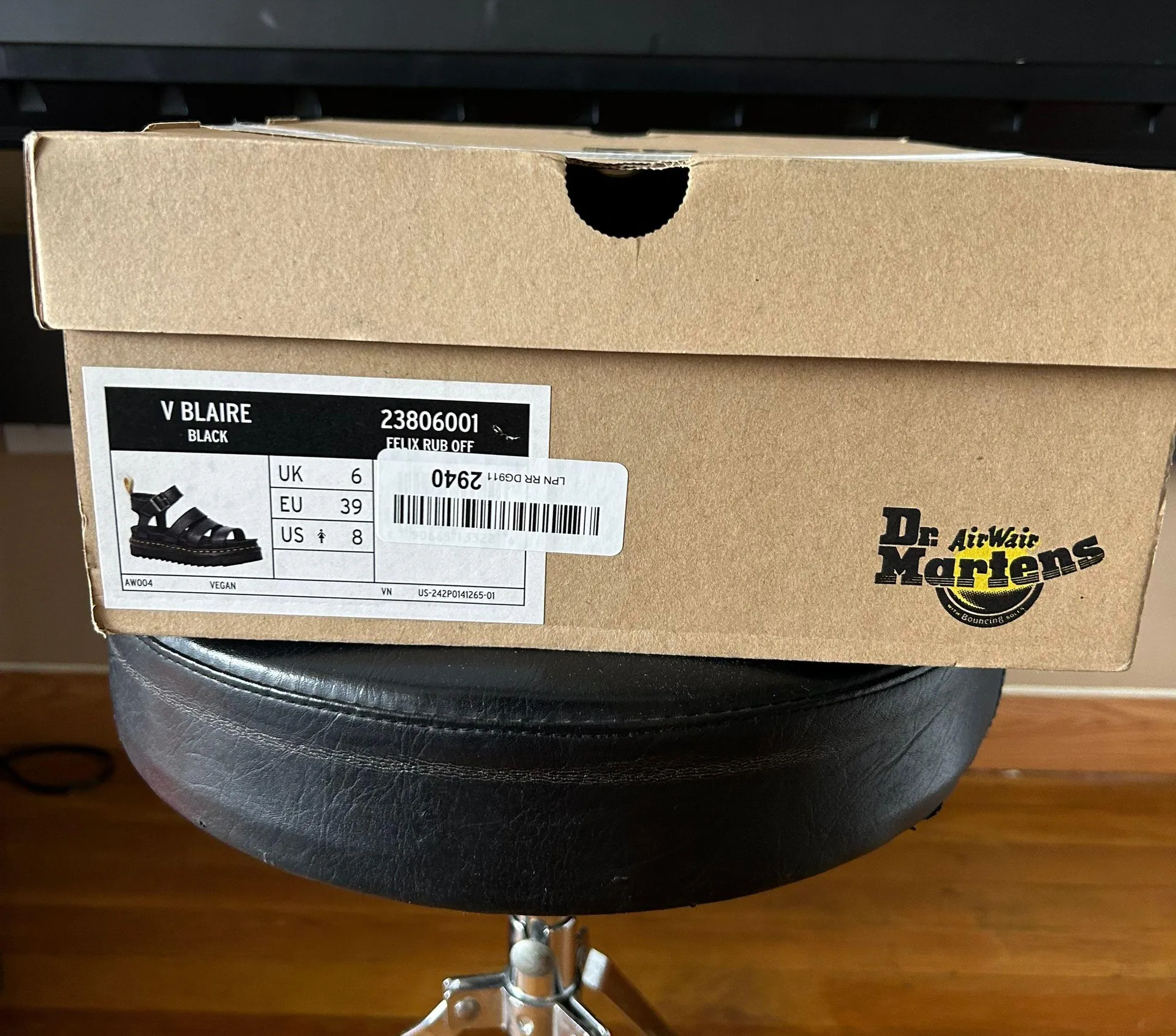 Dr. Martens Vegan Blaire Doc Martens - Image 3