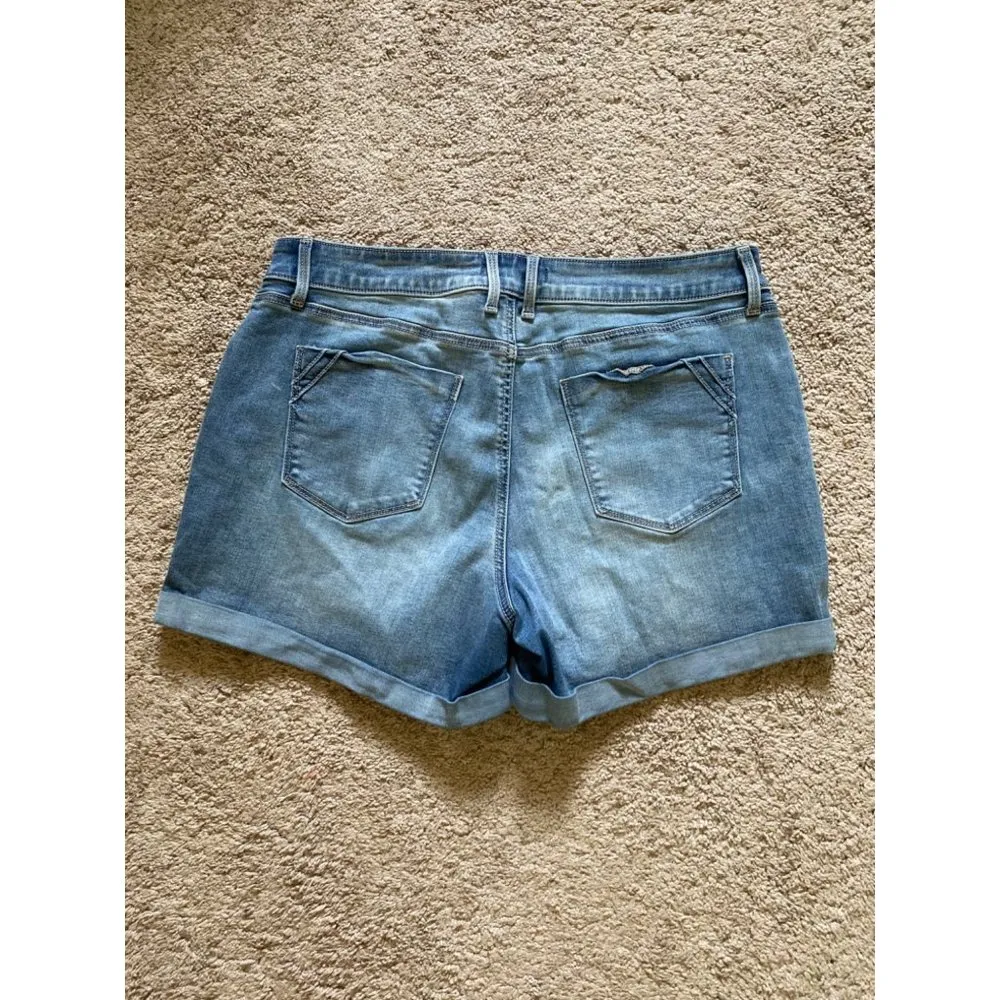 Apt.9 women’s size 16 denim shorts - Image 4