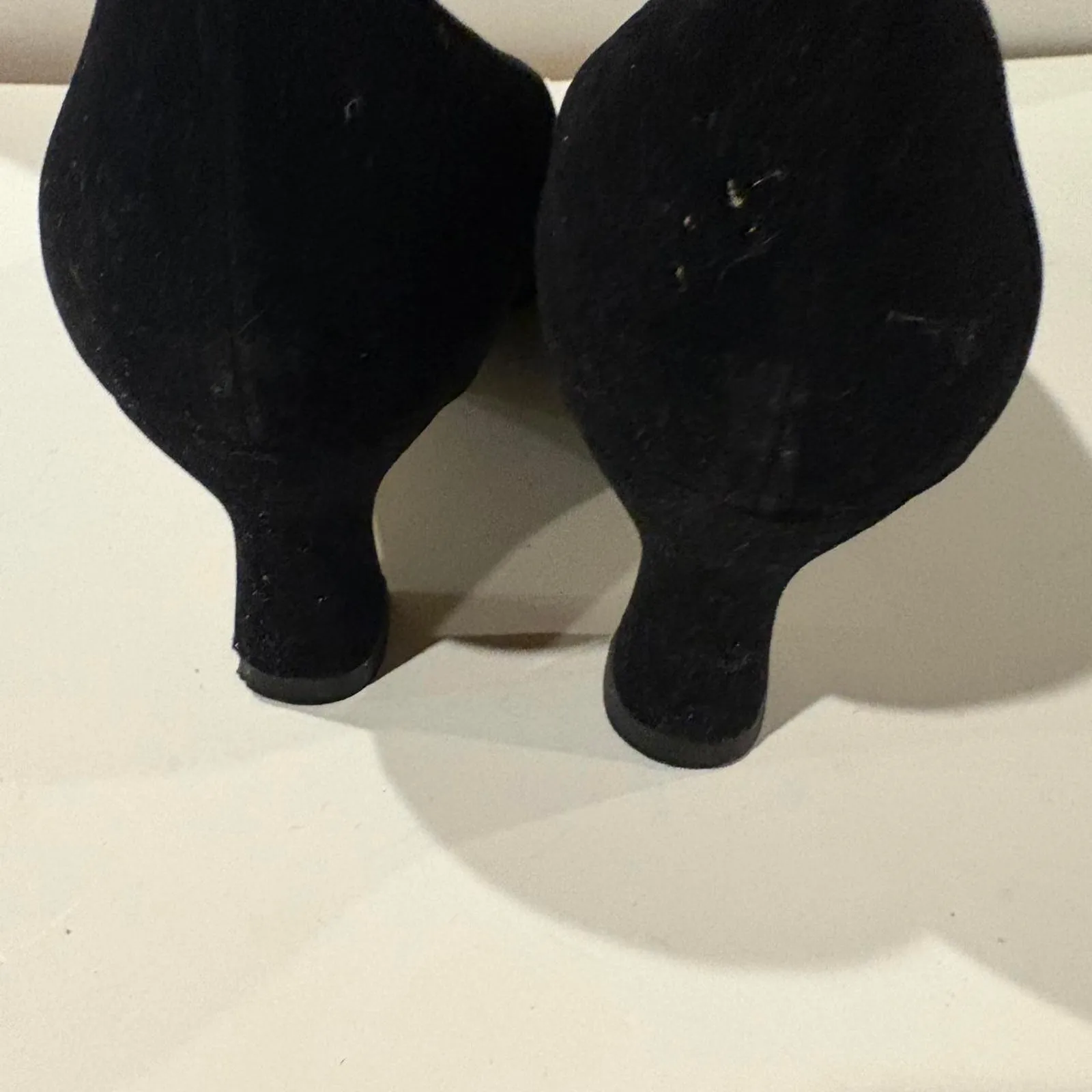 Black suede vintage 90s kitten heels Size 9.5 - Image 3
