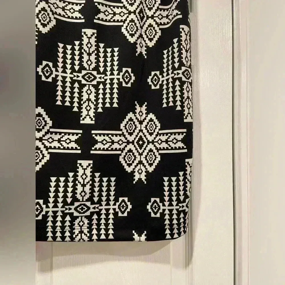 Charlotte Russe Black Cream Aztec Print Stretchy Pencil Skirt Midi Size Medium - Image 4