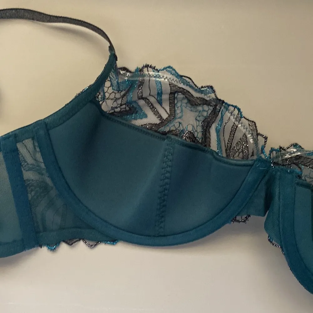NWT Savage x Fenty ‘Shining Star’ embroidered plunge bra, size 36D - Image 10