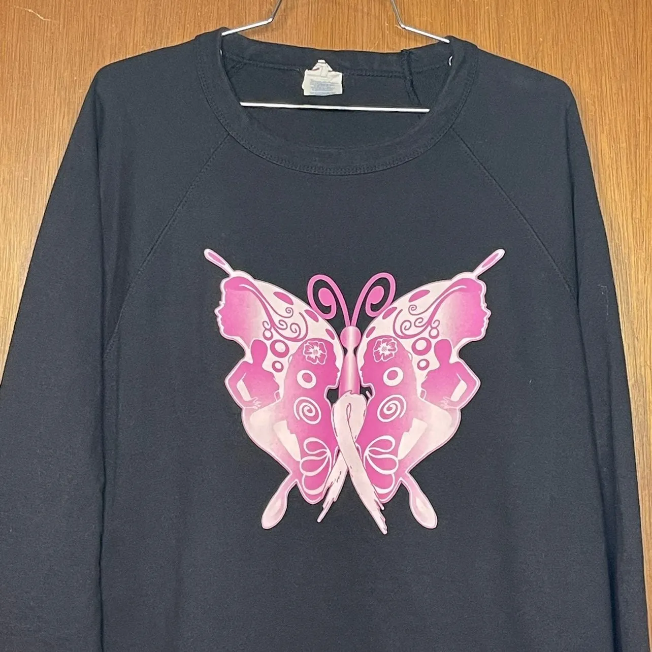 Hard Rock Hotel Sioux City Breast Cancer Awareness Crewneck Size 2XL - Image 2