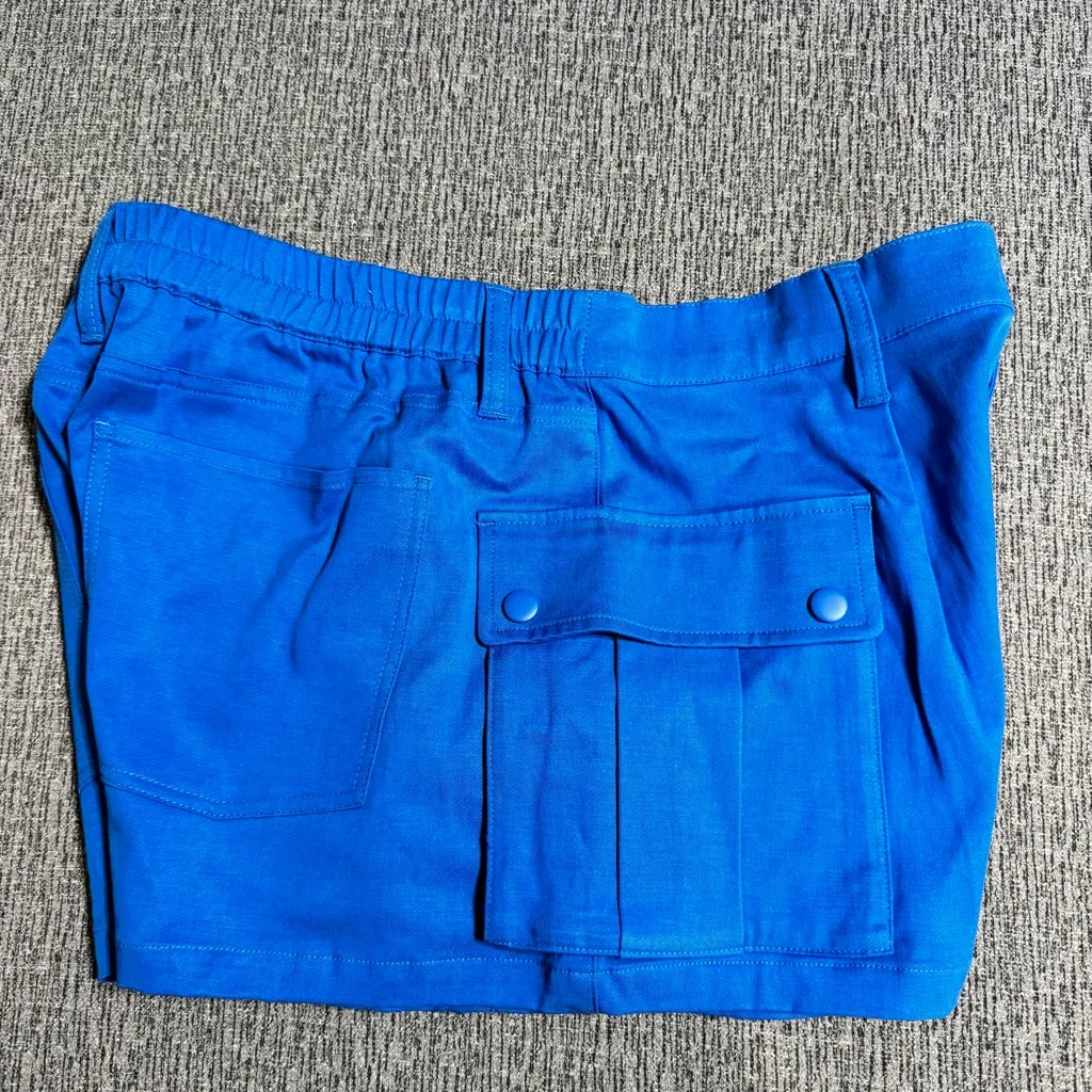 Alice + Olivia Women’s Jolette Cargo Shorts - Image 7