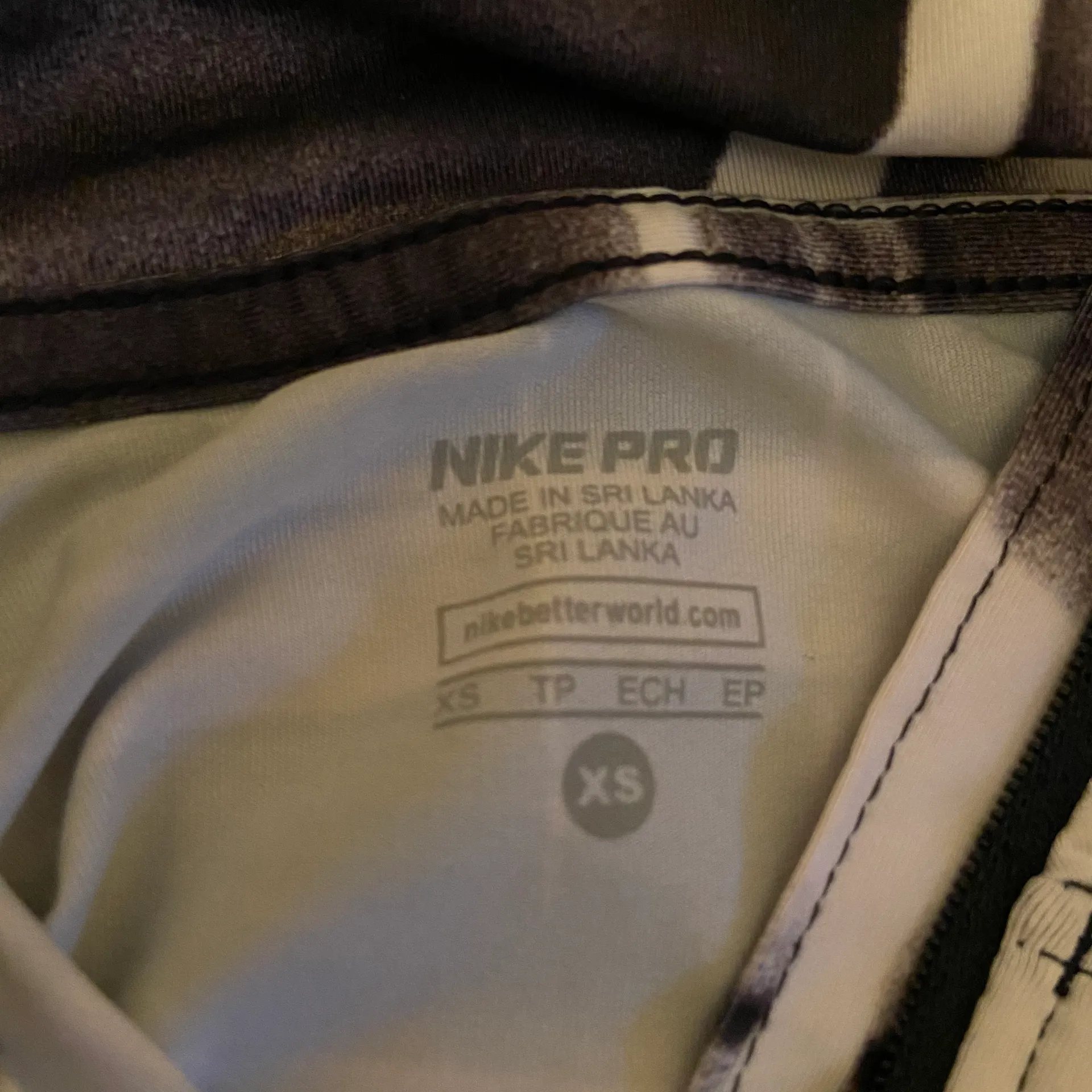 Nike Pro Quarter Zip - Image 4