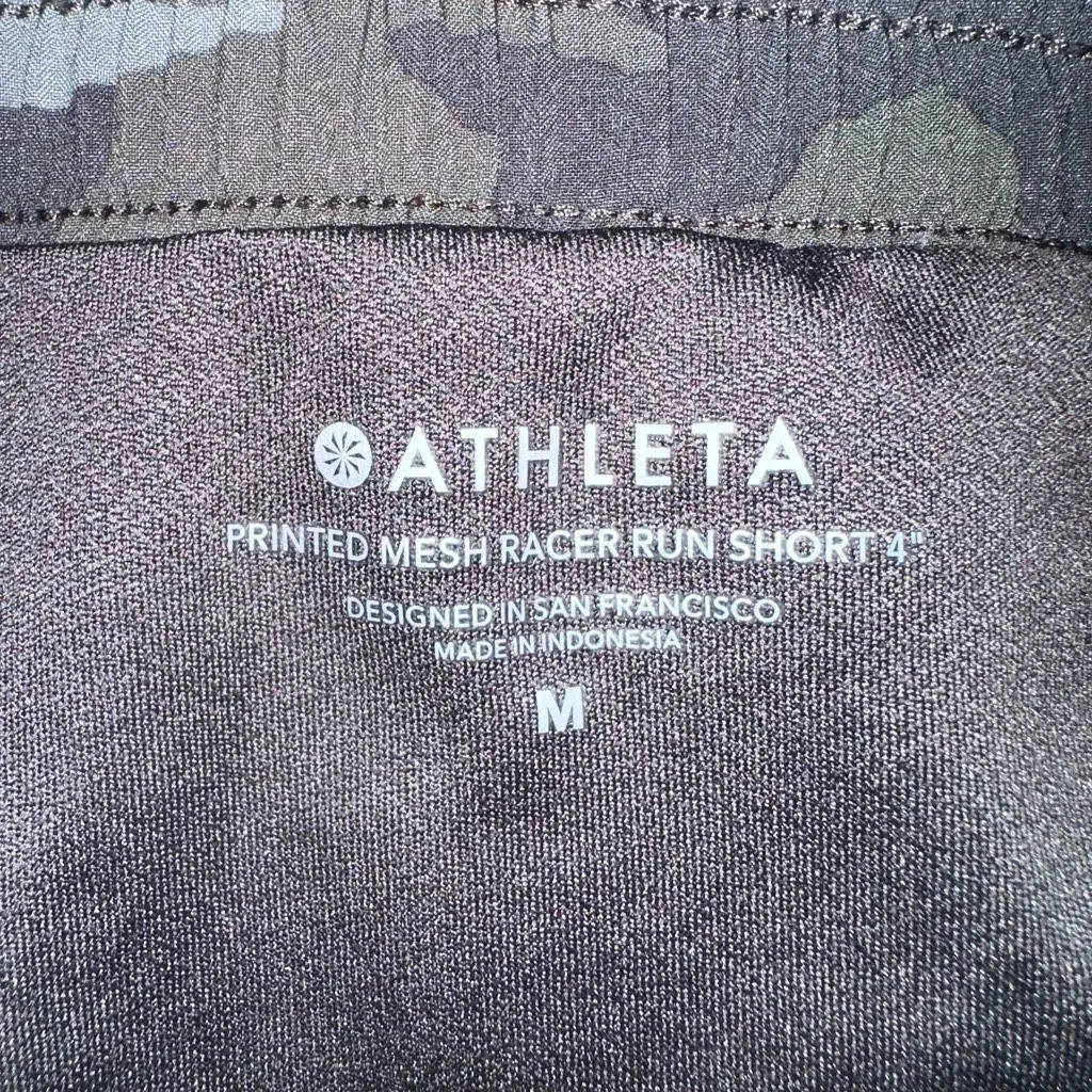 Athleta  Camo Printed Mesh Racer Run Shorts 4" Size Medium - Image 4