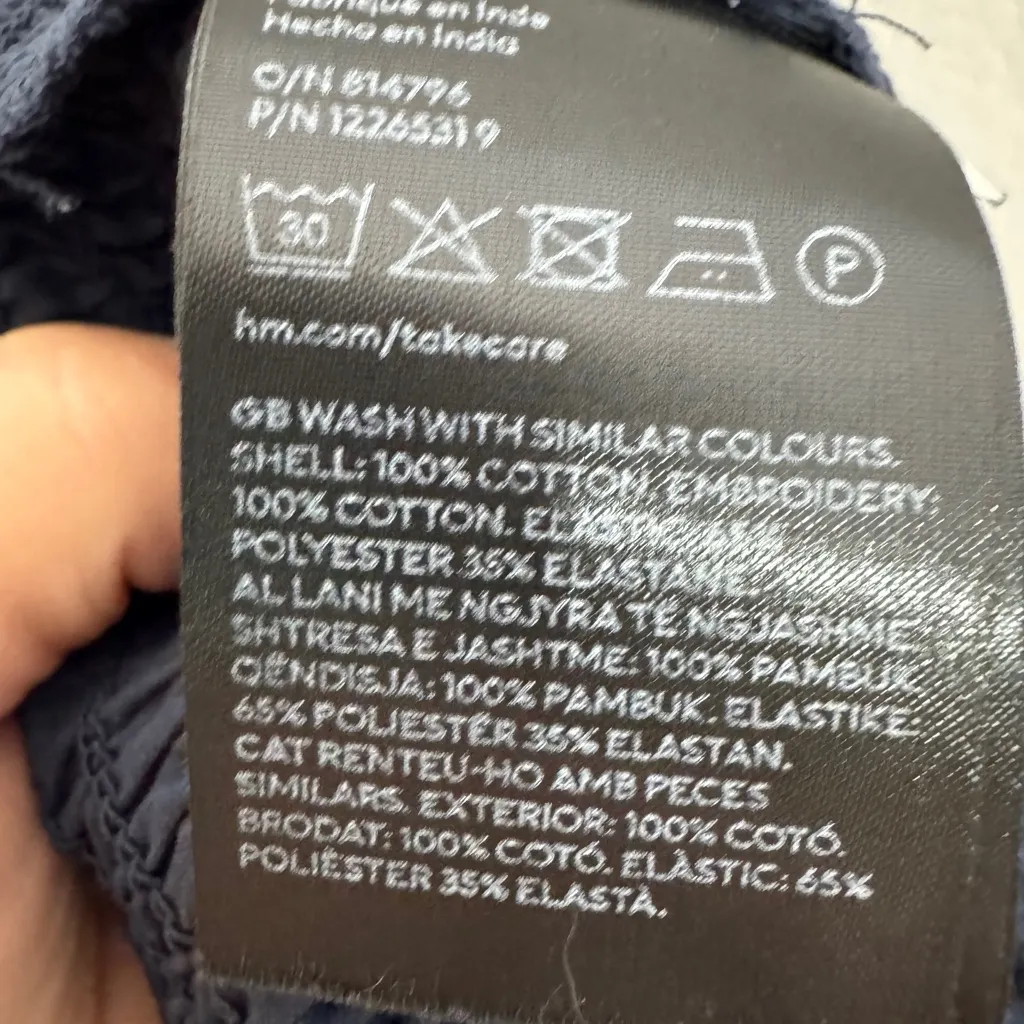 NWT H&M Navy Blue Smocked Crop Top Eyelet Sleeve‎ Detail XS - Image 6