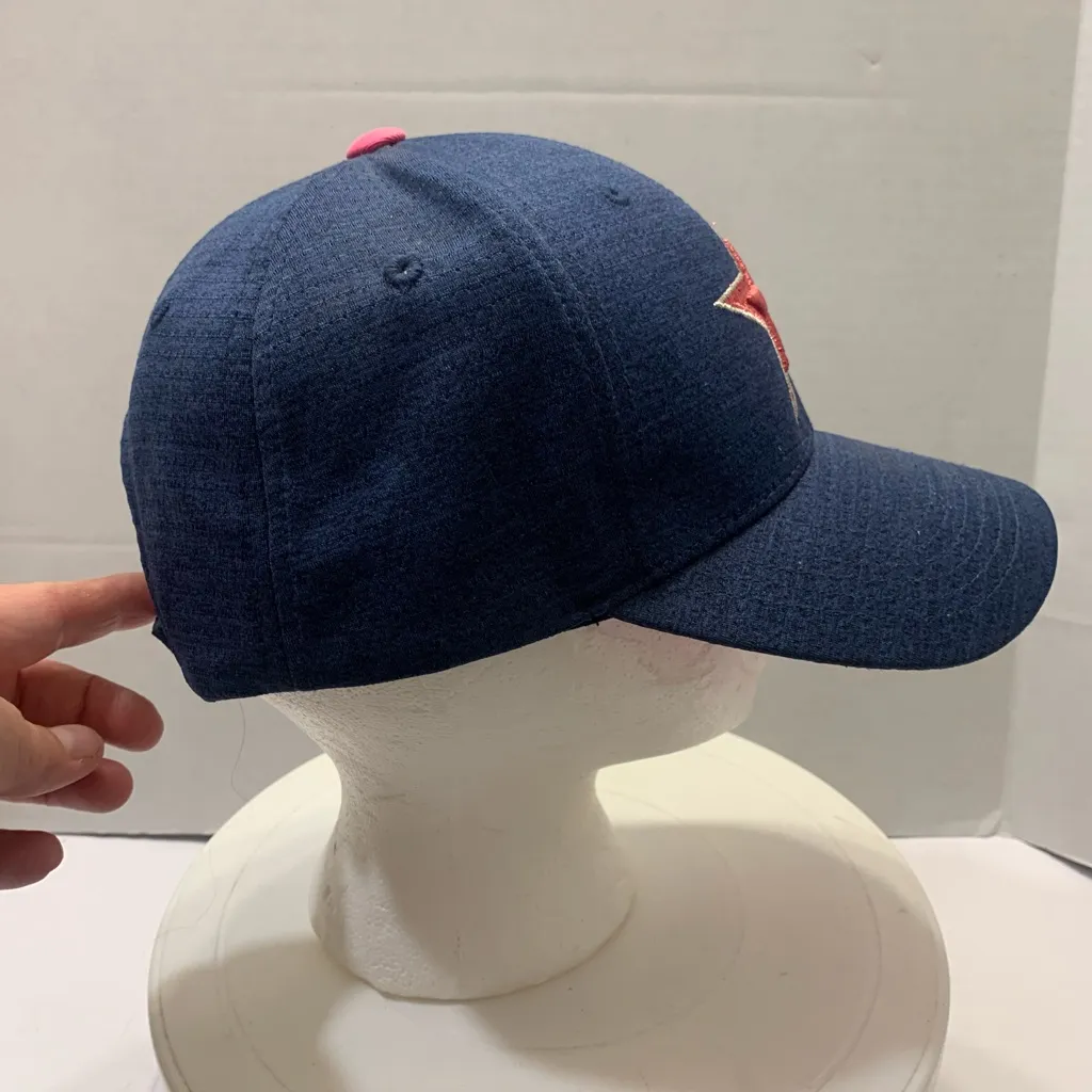 Dallas Cowboys Women’s Navy & Pink Star Adjustable Velcor Cap.       2815 - Image 2