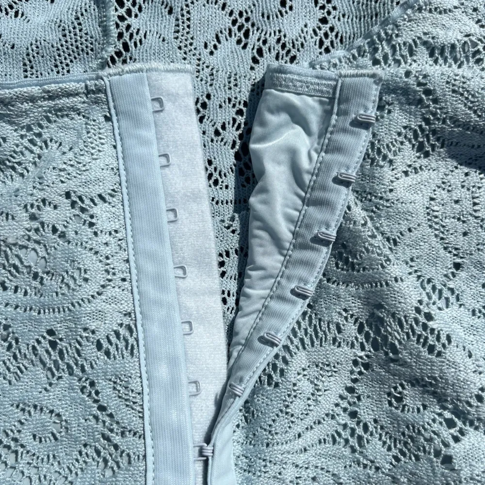 Urban Outfitters lace crop top - Image 3