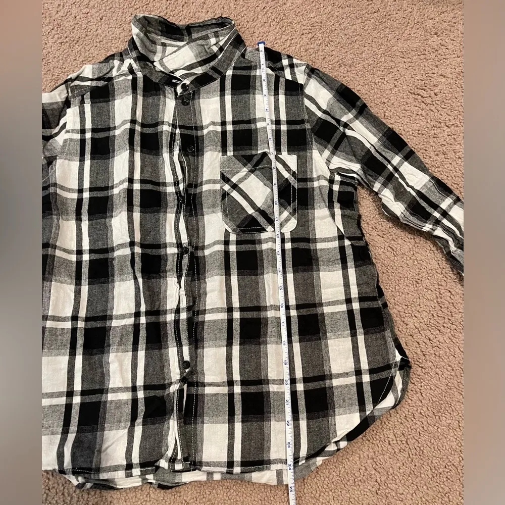 Women's TIME TRU black &white plaid flannel long sleeve shirt Size M - Image 4