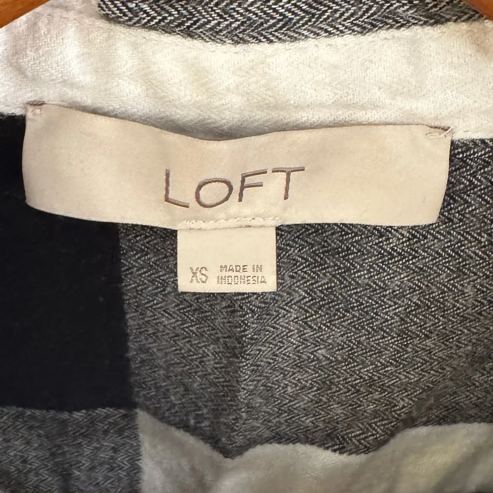 Women’s  black and white buffalo plaid flannel button down shirt XS - Image 3