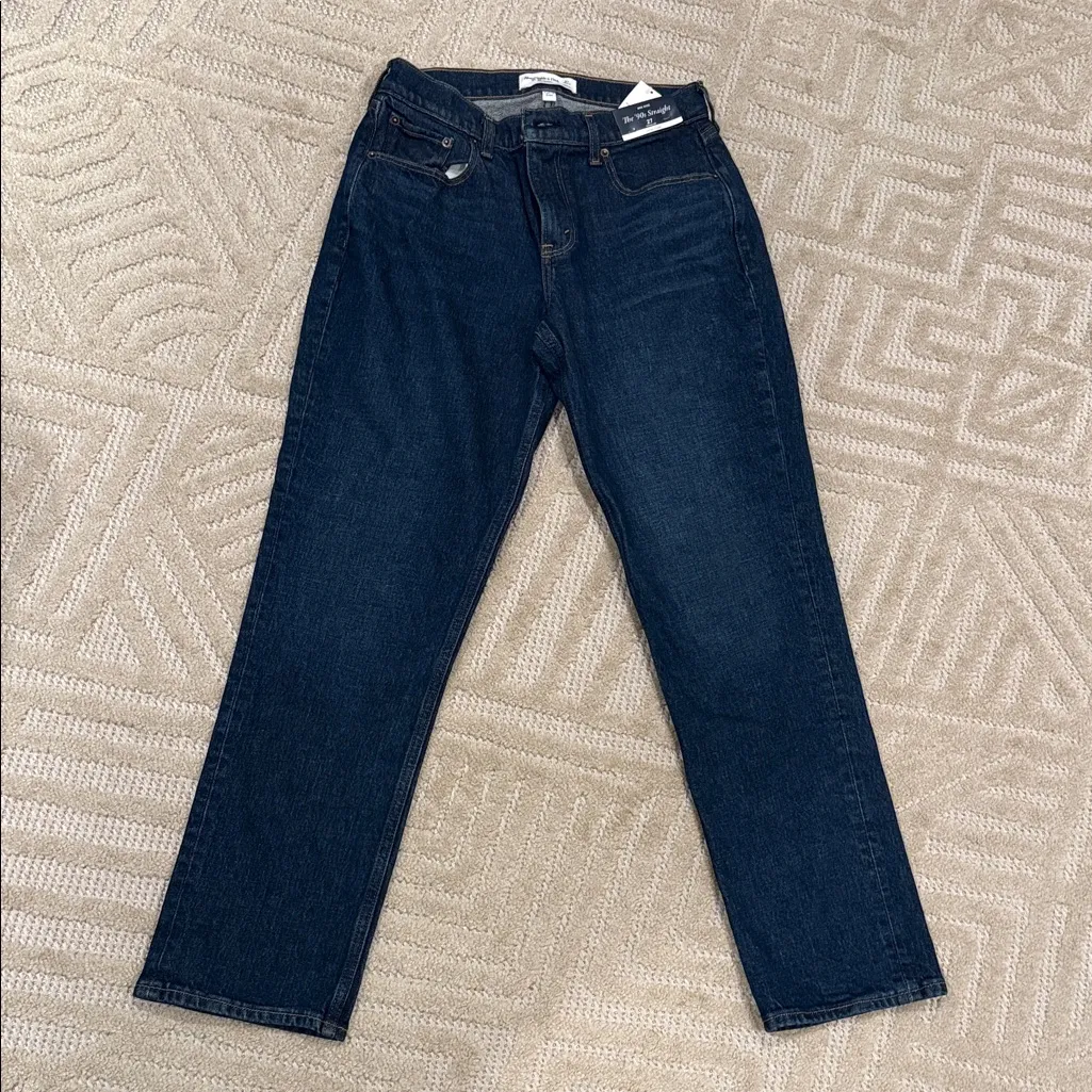 Abercrombie & Fitch , The 90’s Straight mid rise jean curve love - Image 3
