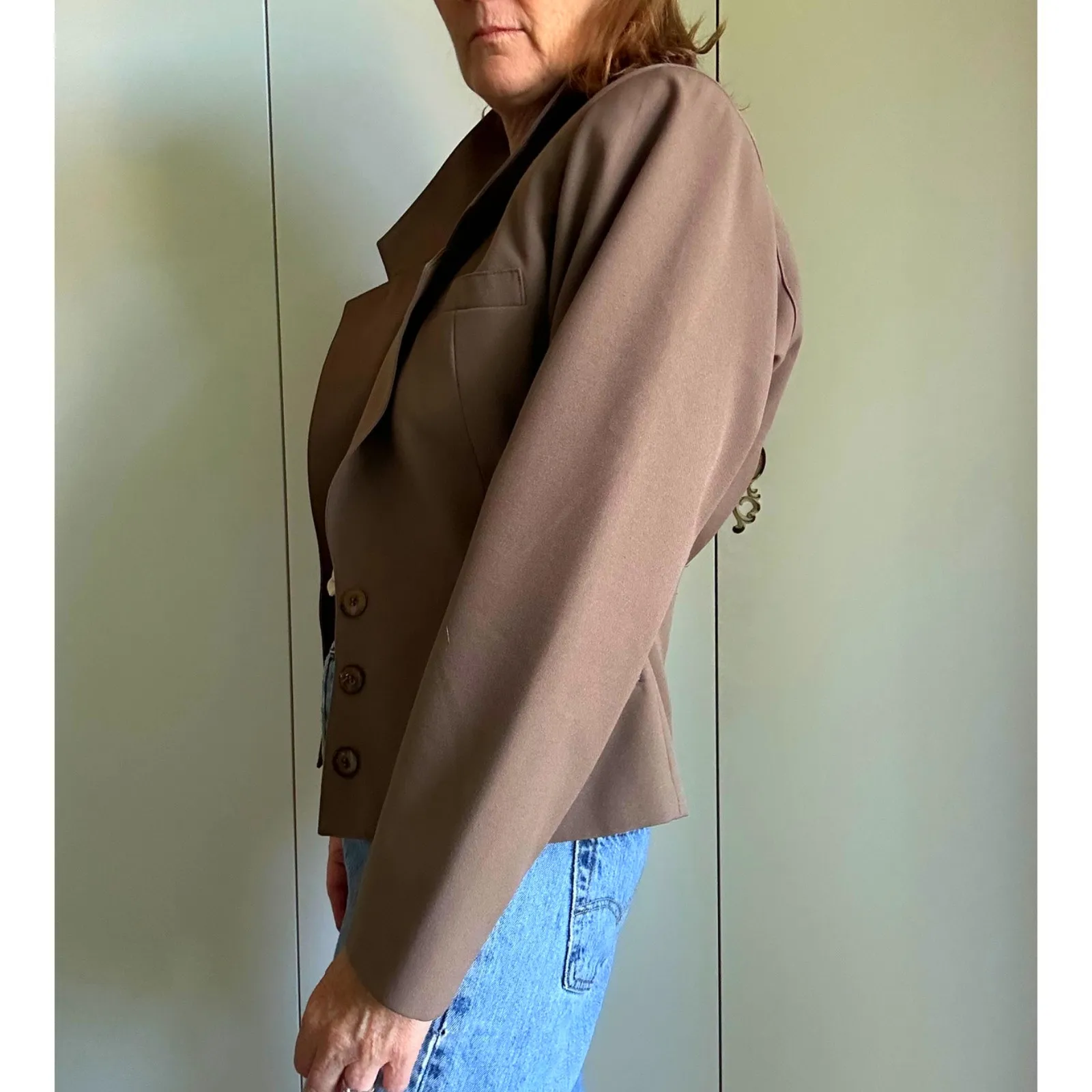 Vintage Womens Cropped Blazer Taupe Size Medium Structured Shoulders Classic Brown - Image 4
