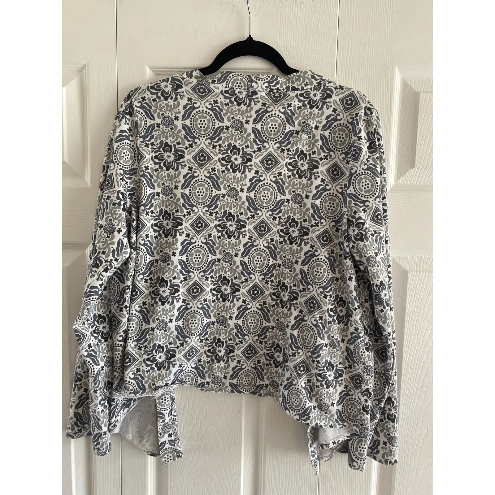 Fresh Produce Women's Medium Gray Floral Open Cardigan Sweater Cottage Travel - Image 5