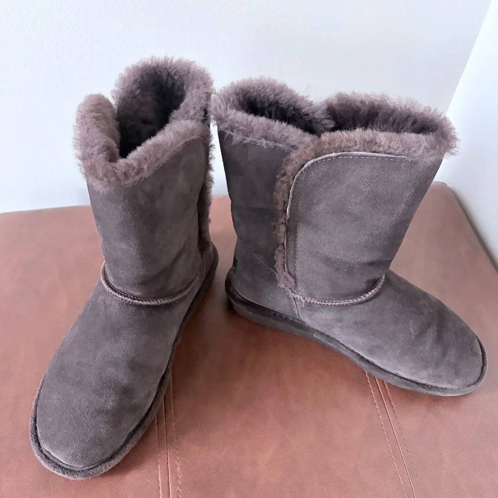 BearPaw boots size 7 - Image 7