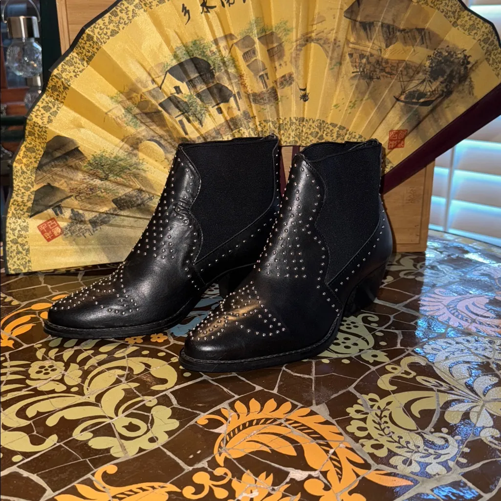 Charles By Charles David Black Studded Ankle Boots Sz: 5 M - Image 4