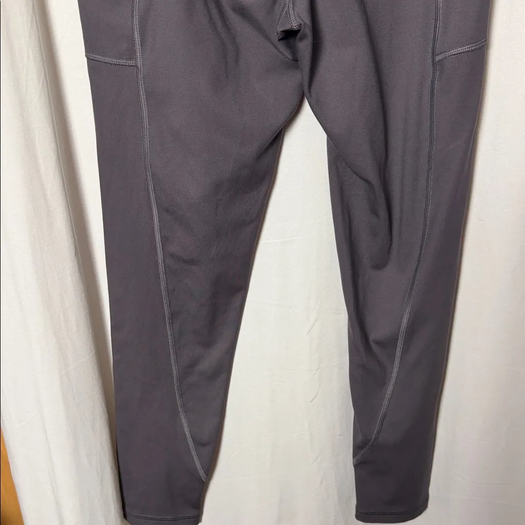 Victoria’s Secret Studio Gray High-Waisted 7/8 Pocket Leggings Size 8 - Image 7