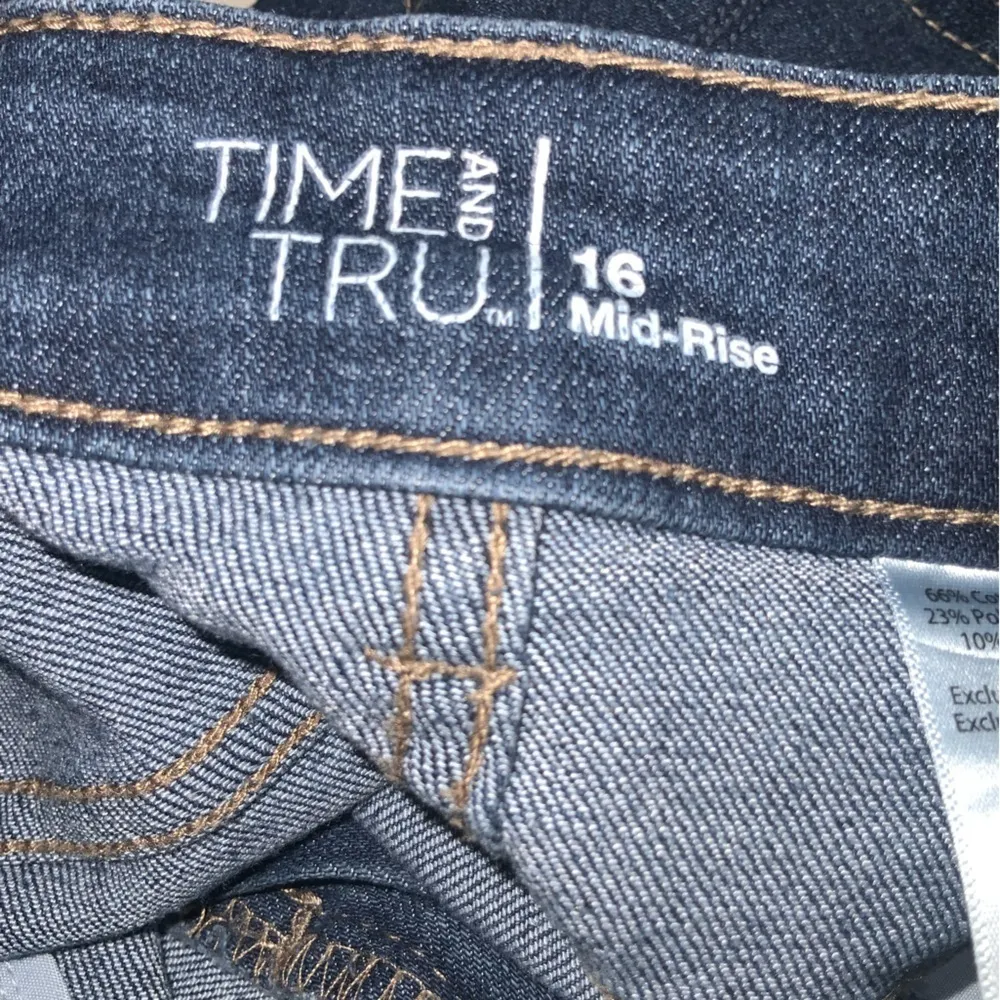 Time & Tru Mid-Rise 9” Cuffed Denim Medium Washed Blue Jeans Women’s Plus Sz 16 - Image 5