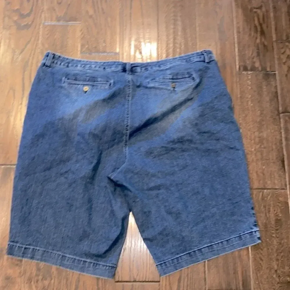 Bandolino jean shorts size 22 - Image 6